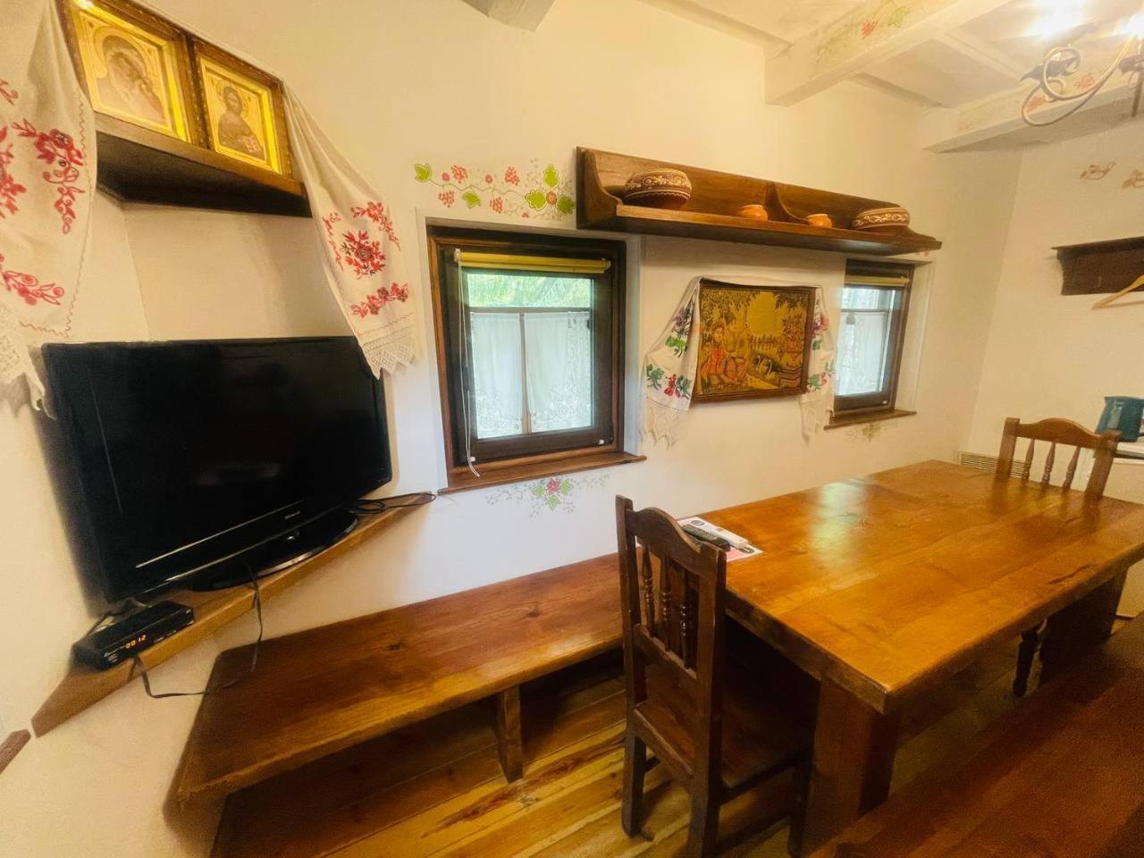 Ethno Complex Ukrayinske Selo Hotel Buzovaya Luaran gambar